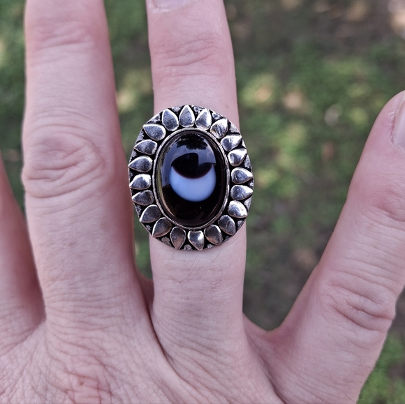 ***$15 Sale*** New Crescent Moon Shaped Agate 925 Silver Ring. - Picture 13 of 13